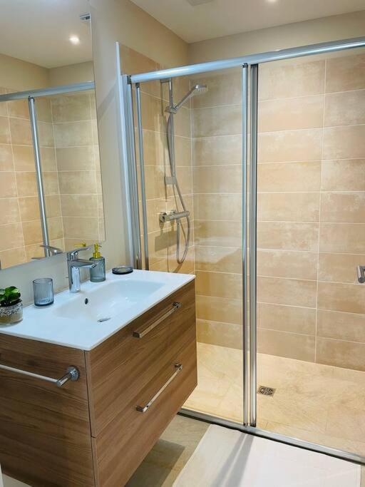 La Regate Avec Jaccuzi A 50 M Du Centre Historique Apartman Sarlat-la-Canéda Kültér fotó